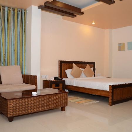 Hotel The Elite Suites Pune Exterior foto